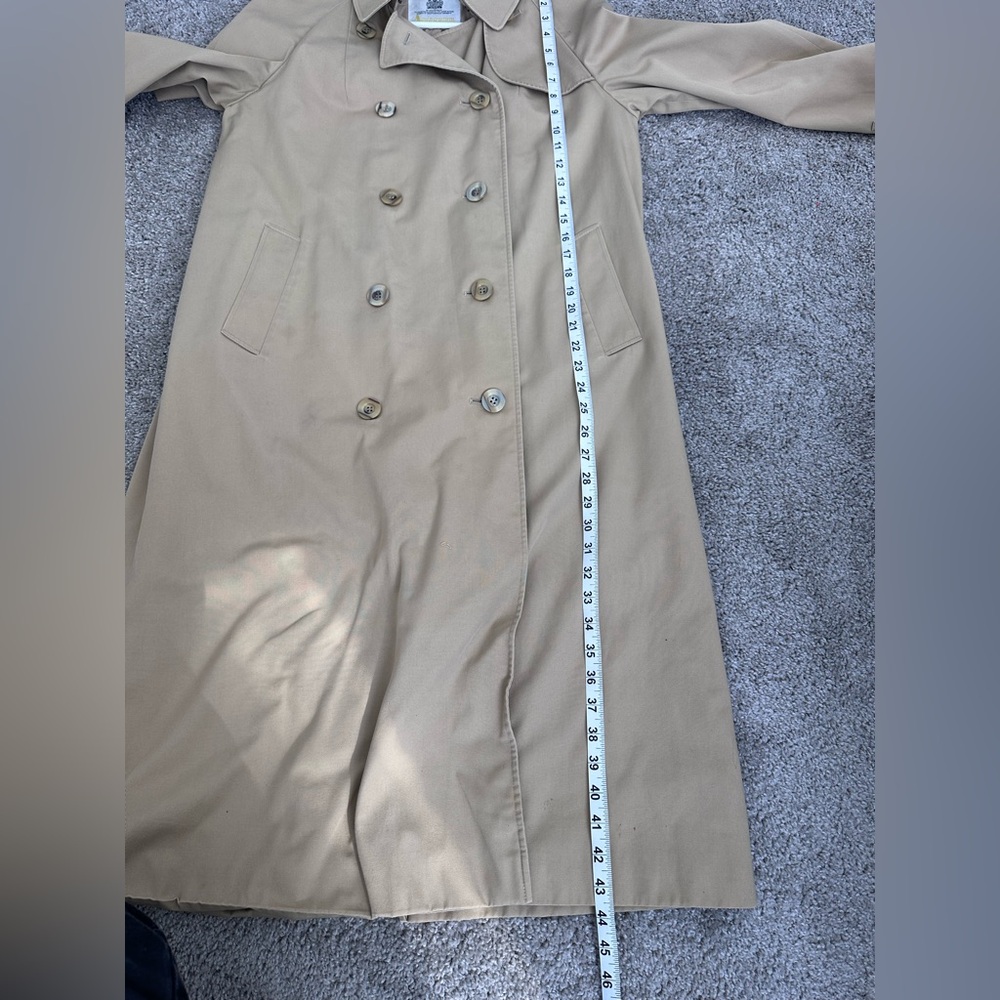 Vintage Aquascutum London Trench Coat | Classic Beige | Checked Lining - Picture 14 of 17